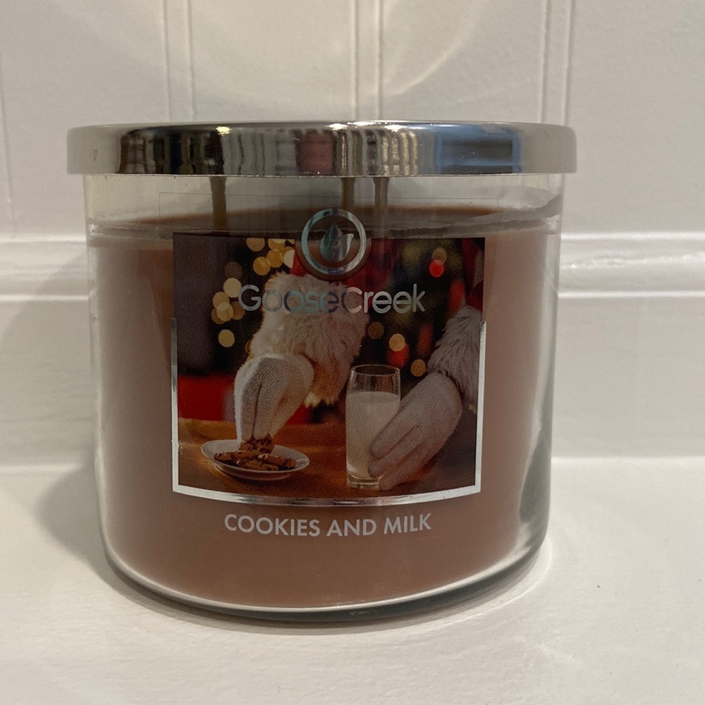 Goose Creek ‘Cookies and Milk’ 🎅🍪🥛 candle 🕯️